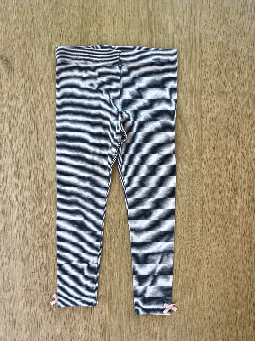Isaac Mizrahi Gray Striped Kids Leggings with Pink Bows